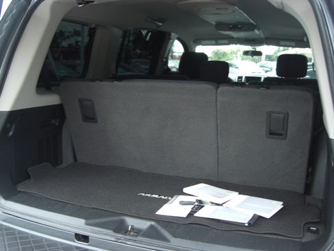 Used 2015 Nissan Armada SV image 13