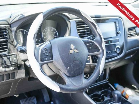 Used 2019 Mitsubishi Outlander ES FWD image 15