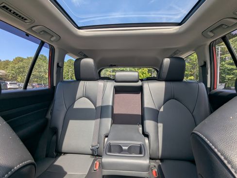 Used 2024 Toyota Grand Highlander XLE image 10