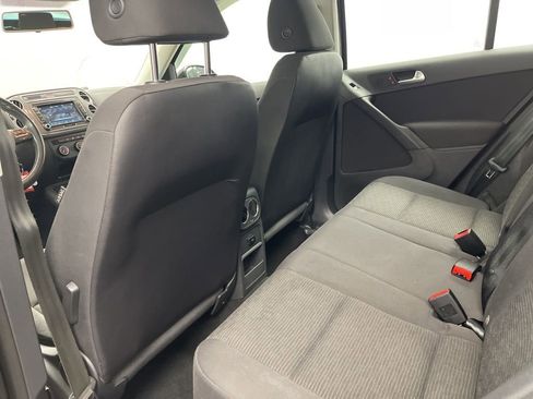Used 2014 Volkswagen Tiguan S image 23