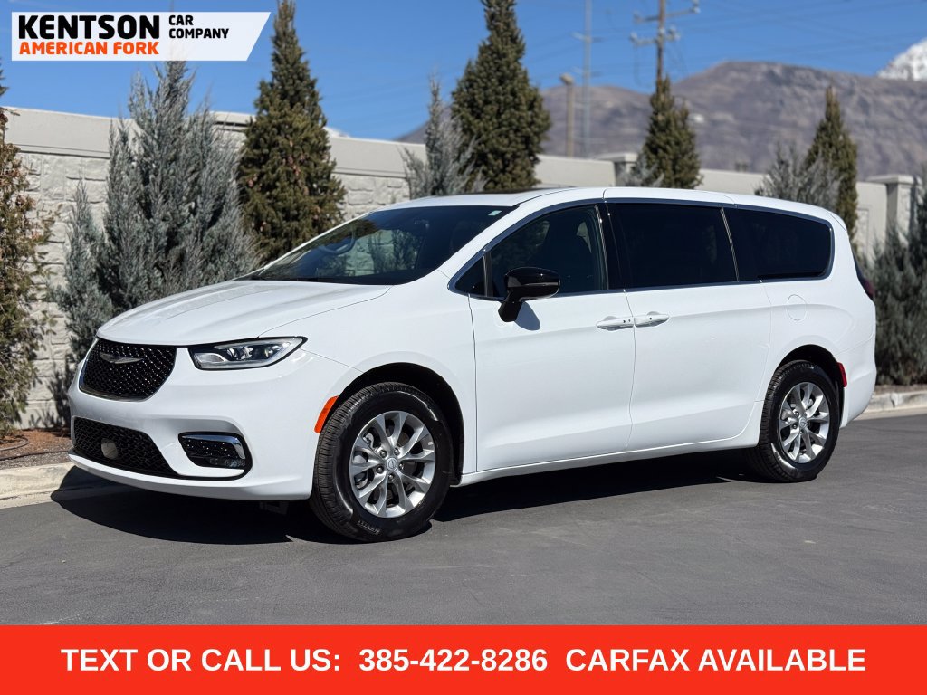 Used 2026 Chrysler Pacifica Limited AWD/4WD image 1