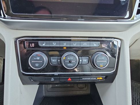 Used 2023 Volkswagen Atlas SE w/ Panoramic Sunroof Package FWD image 25