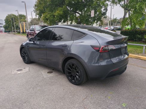 Used 2023 Tesla Model Y Long Range image 7