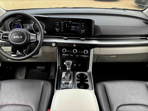 Used 2024 Kia Carnival LX FWD image 15