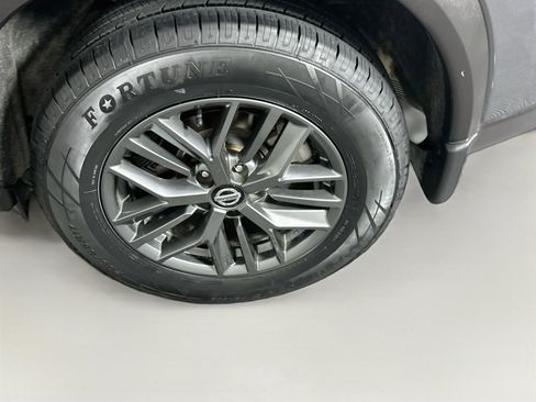 Used 2021 Nissan Rogue S FWD image 11
