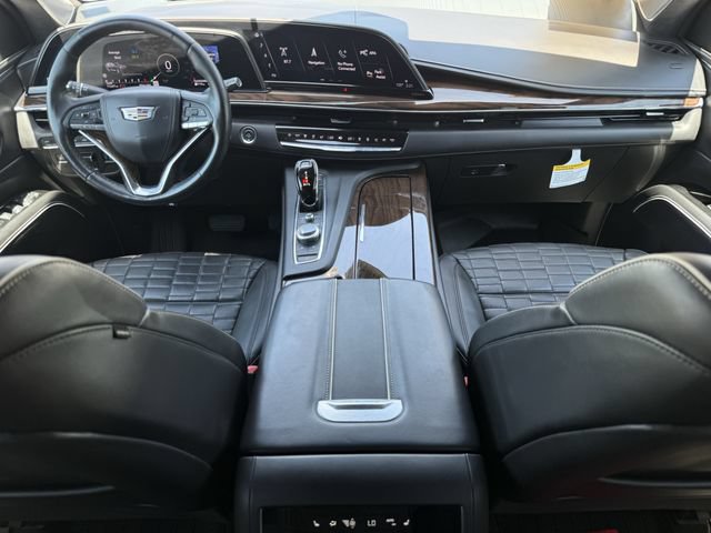 Used 2022 Cadillac Escalade Premium Luxury Platinum w/ Heavy-Duty Trailer Package AWD/4WD image 13