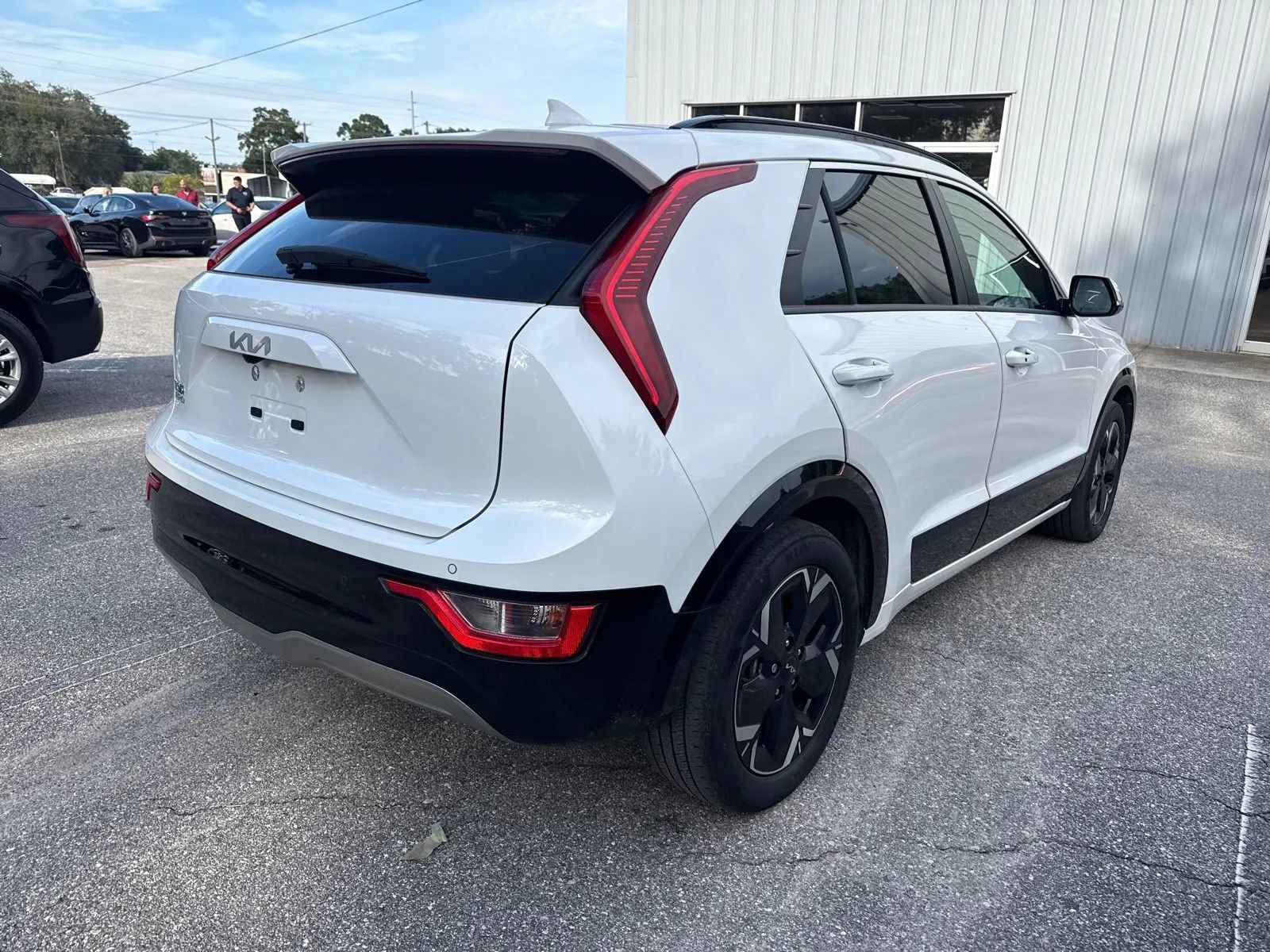 Used 2023 Kia Niro Wind w/ Wind Preserve Package FWD image 7