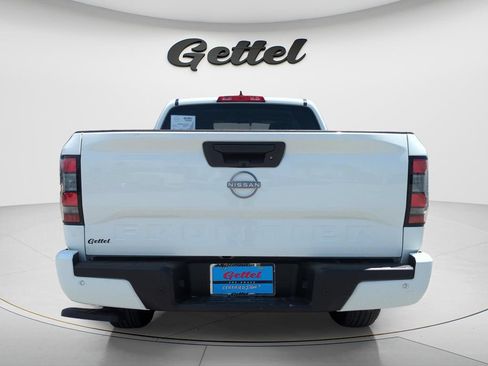 Certified 2025 Nissan Frontier SV RWD image 6