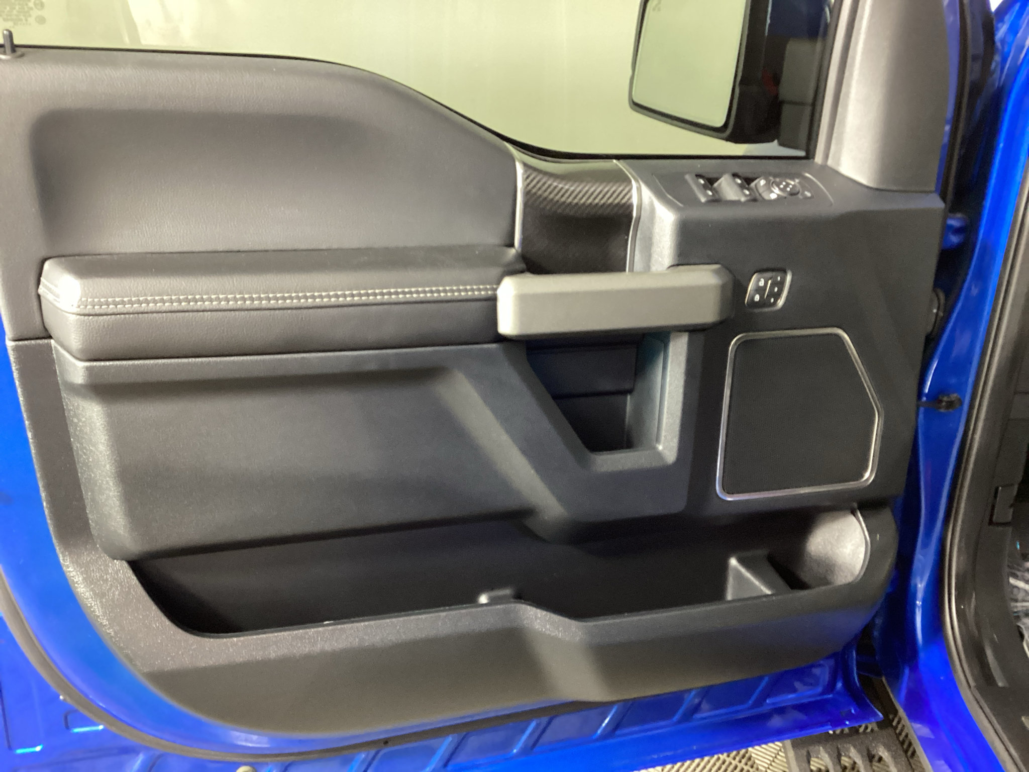 Used 2019 Ford F150 Raptor w/ Equipment Group 802A Luxury AWD/4WD image 17