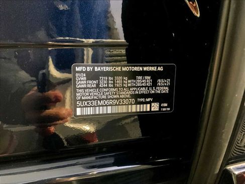 Used 2024 BMW X7 M60i w/ Executive Package image 36