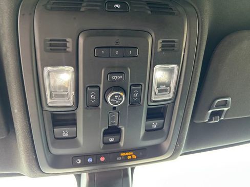 Used 2021 GMC Yukon Denali w/ Denali Premium Package image 27