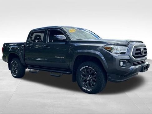 Used 2020 Toyota Tacoma SR5 AWD/4WD image 8