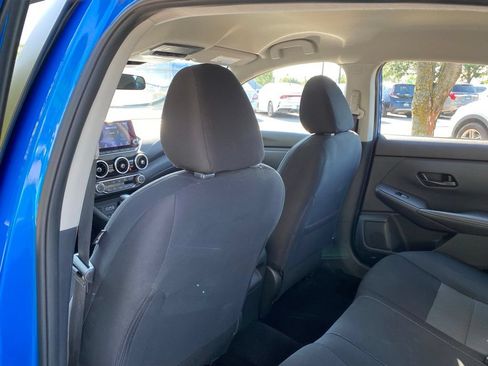 Used 2025 Nissan Sentra SV FWD image 30
