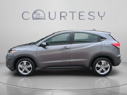 Certified 2022 Honda HR-V LX image 2