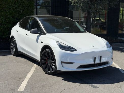 Used 2022 Tesla Model Y Performance image 7