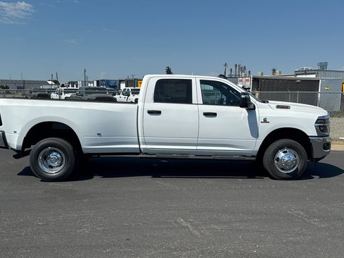 New 2026 RAM 3500 Tradesman AWD/4WD image 2