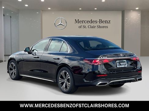 New 2026 Mercedes-Benz E 350 4MATIC Sedan image 3