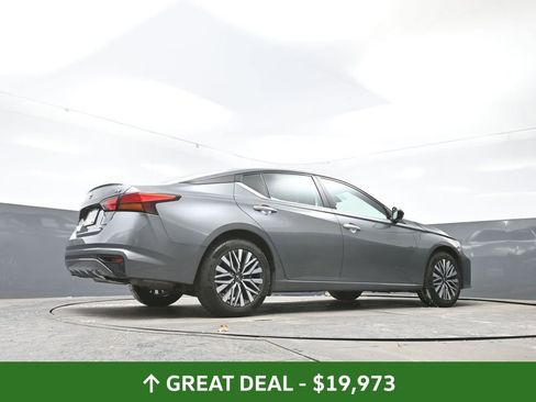 Used 2024 Nissan Altima 2.5 SV image 50