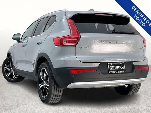 Certified 2025 Volvo XC40 B5 Core image 16