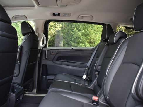 New 2026 Honda Odyssey Touring image 14