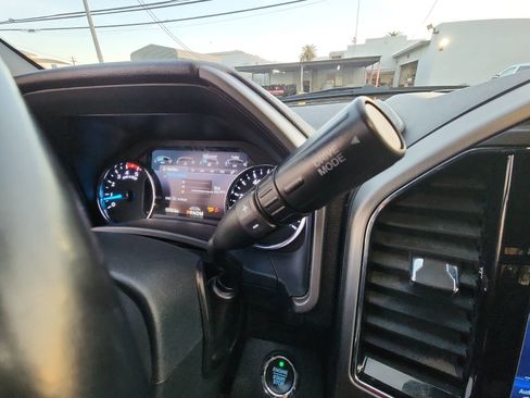 Used 2022 Ford F450 Platinum w/ FX4 Off-Road Package image 20