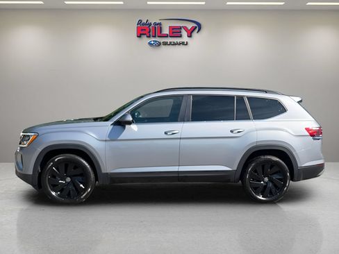 Used 2026 Volkswagen Atlas SE AWD/4WD image 2