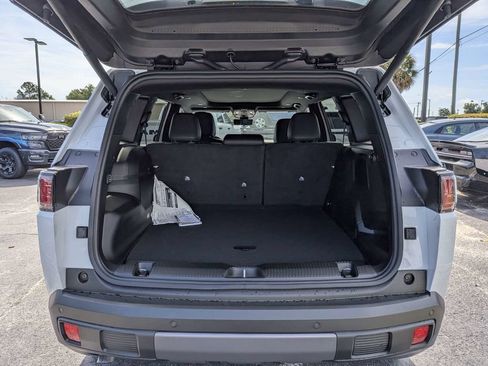 New 2026 Jeep Cherokee Overland w/ Advanced Pro Tech Group AWD/4WD image 13