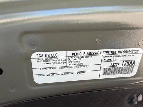Used 2026 RAM 1500 Laramie AWD/4WD image 37