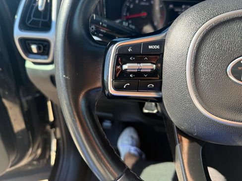 Used 2021 Kia Sorento S image 21