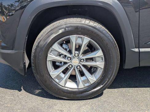 Used 2025 Chevrolet Equinox LT FWD image 13