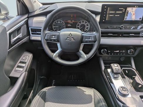New 2026 Mitsubishi Outlander ES FWD image 16