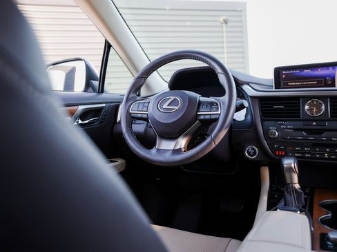 Used 2018 Lexus RX 450h AWD image 26