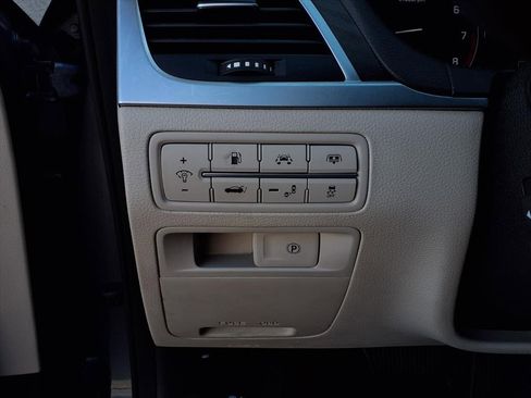 Used 2016 Hyundai Genesis 3.8 w/ Option Group 04 image 13