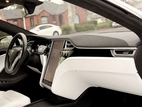 Used 2017 Tesla Model S 75D image 11