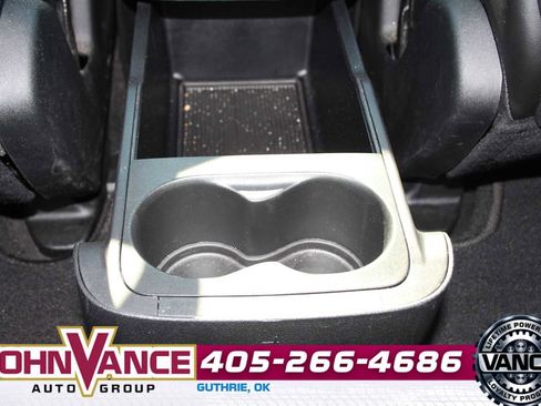 Used 2025 Chrysler Pacifica Limited image 32