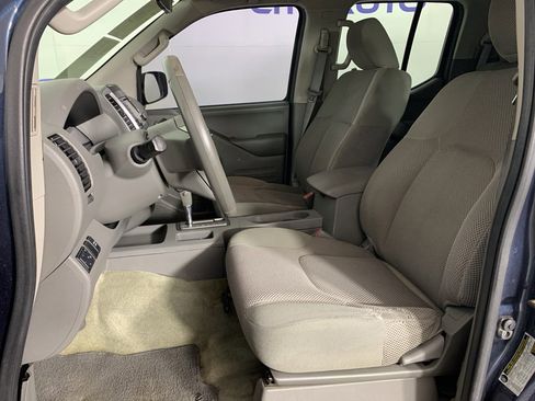 Used 2016 Nissan Frontier SV image 16
