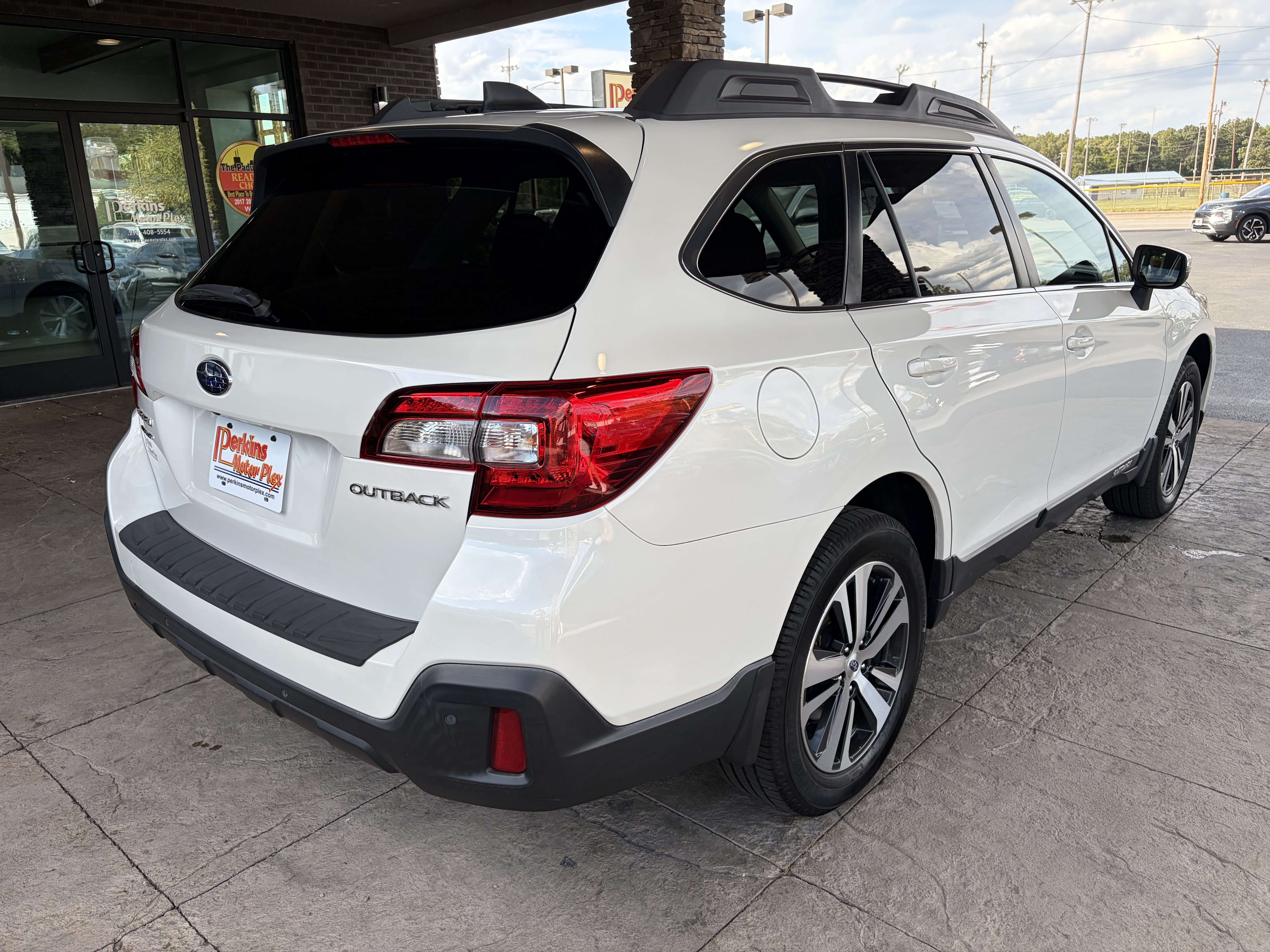 Used 2019 Subaru Outback 2.5i Limited AWD/4WD image 6
