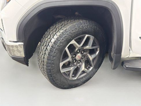 Used 2023 GMC Sierra 1500 SLT w/ SLT Premium Plus Package AWD/4WD image 38
