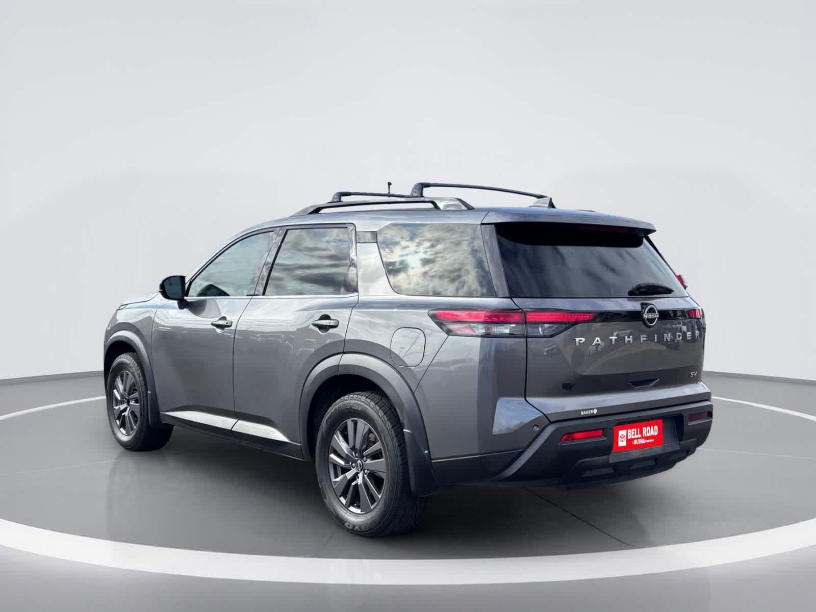 Used 2022 Nissan Pathfinder SV FWD image 4