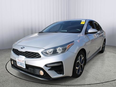Used 2020 Kia Forte LXS FWD image 3