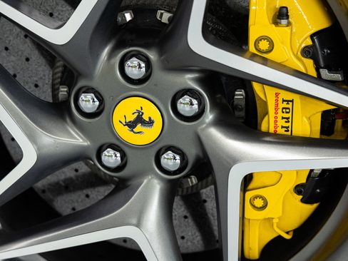 Used 2022 Ferrari F8 Tributo image 18