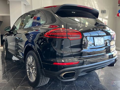Used 2017 Porsche Cayenne AWD/4WD image 4