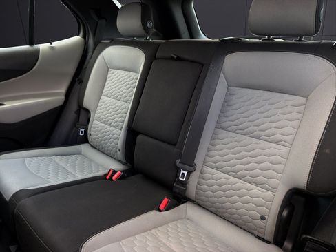 Used 2019 Chevrolet Equinox LS FWD image 17