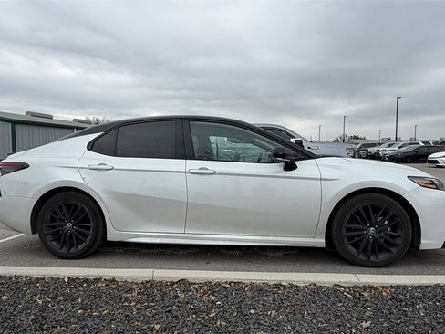 Used 2022 Toyota Camry XSE w/ Cold Weather Package image 4