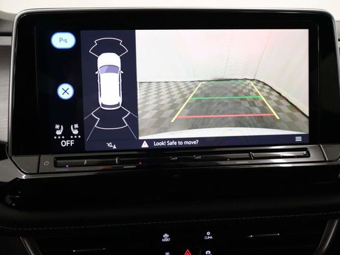 Certified 2025 Volkswagen Atlas Cross Sport SE image 11