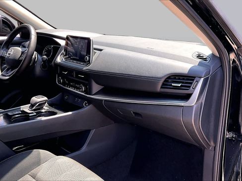 Certified 2026 Nissan Rogue SV FWD image 19