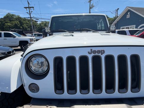 Used 2017 Jeep Wrangler Unlimited Sahara AWD/4WD image 26