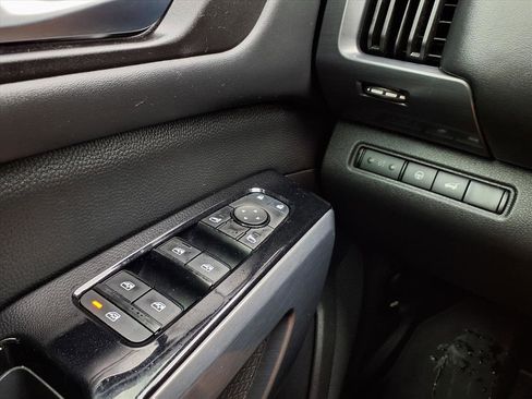 Used 2023 Nissan Pathfinder SL image 23