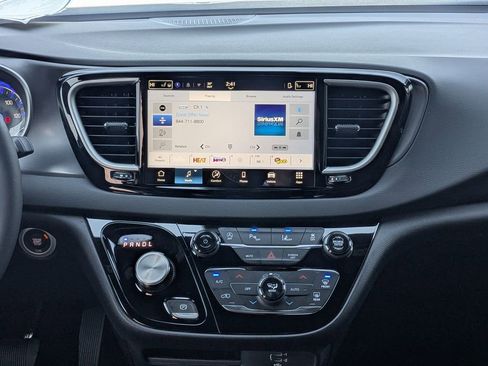 New 2026 Chrysler Voyager LX image 18