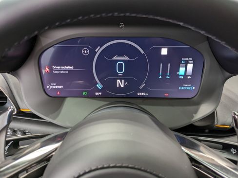 Used 2025 McLaren Artura RWD image 12
